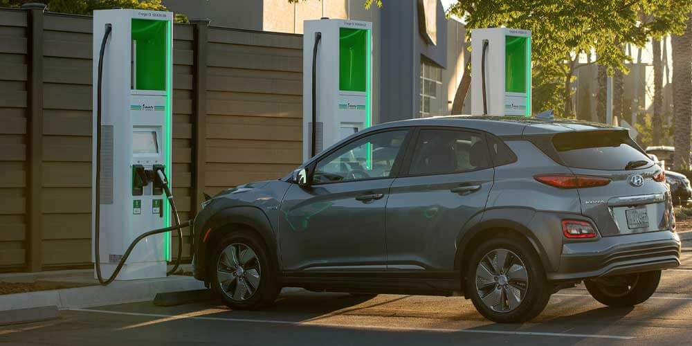 can an electric car be charged with solar panels