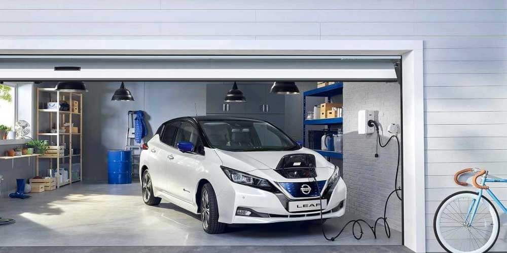 can you charge electric cars with solar panels